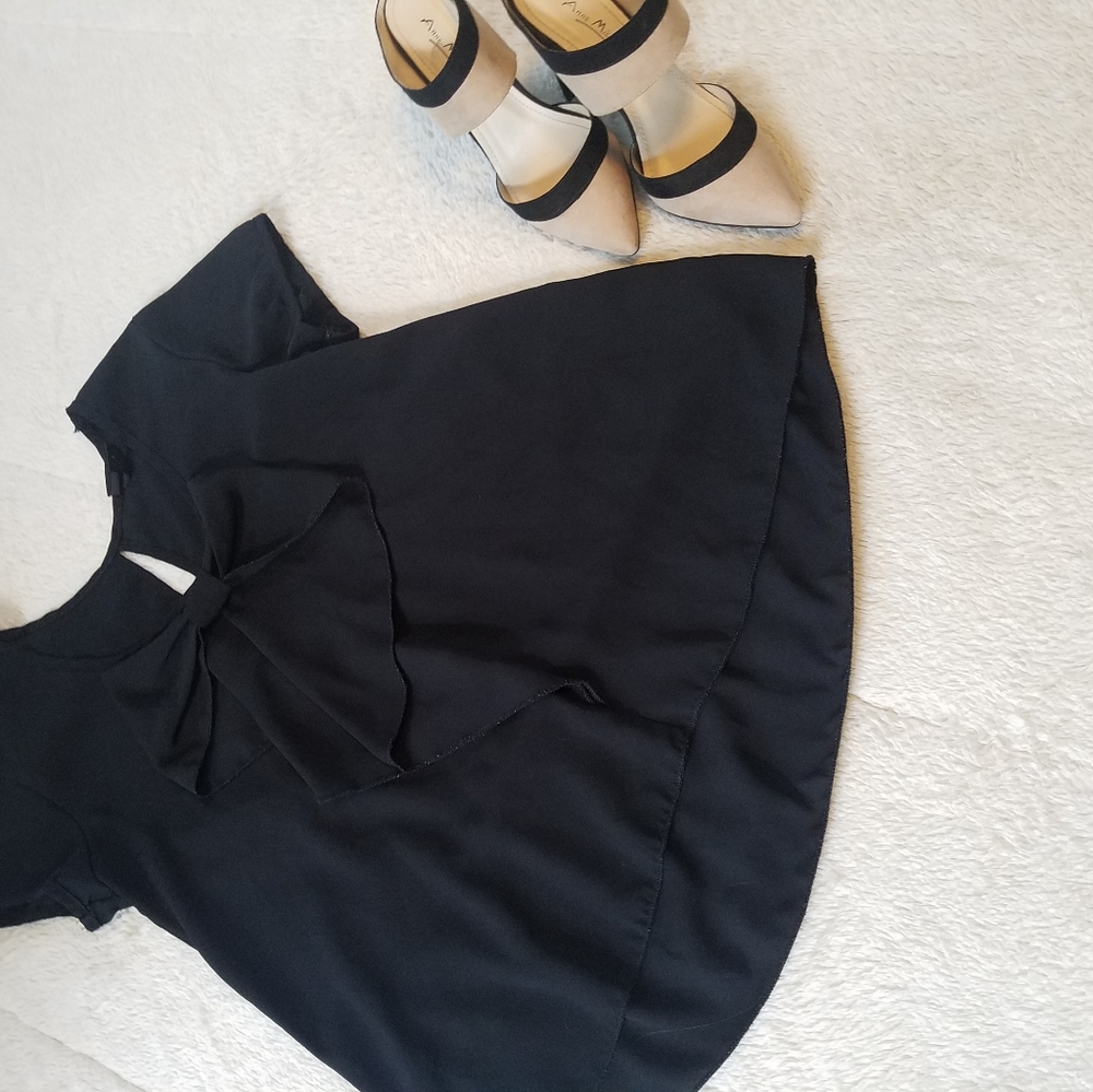 Bow tie black top RUE21